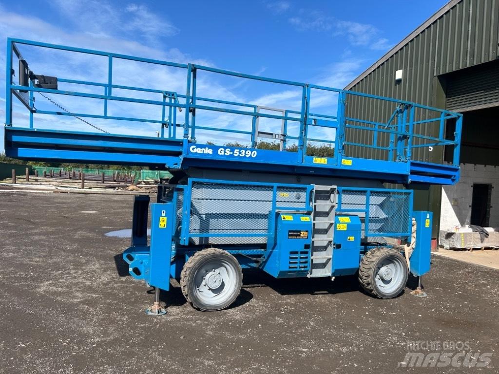 Genie GS 5390 RT シザースリフト