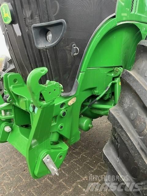 John Deere 7230 R トラクター