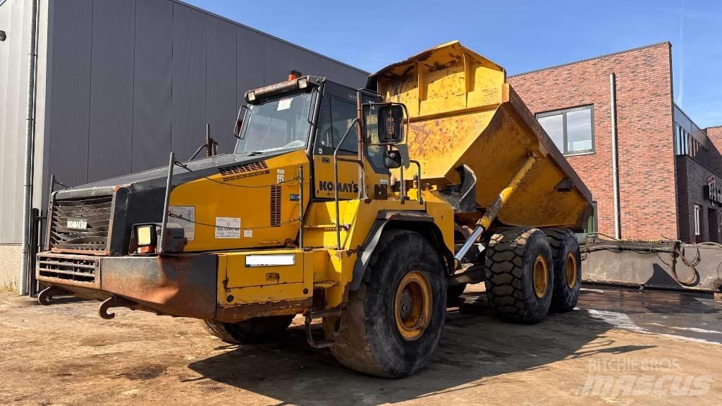 Komatsu HM 400-2 アーティキュレート式ダンプトラック