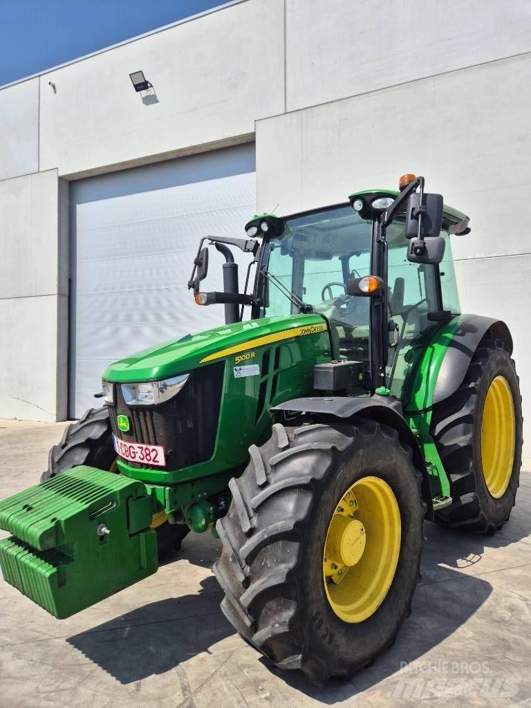 John Deere 5100 R トラクター