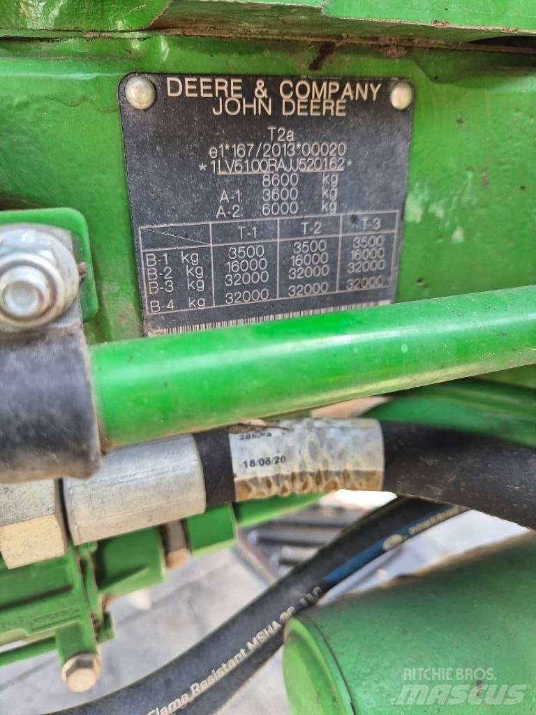 John Deere 5100 R トラクター
