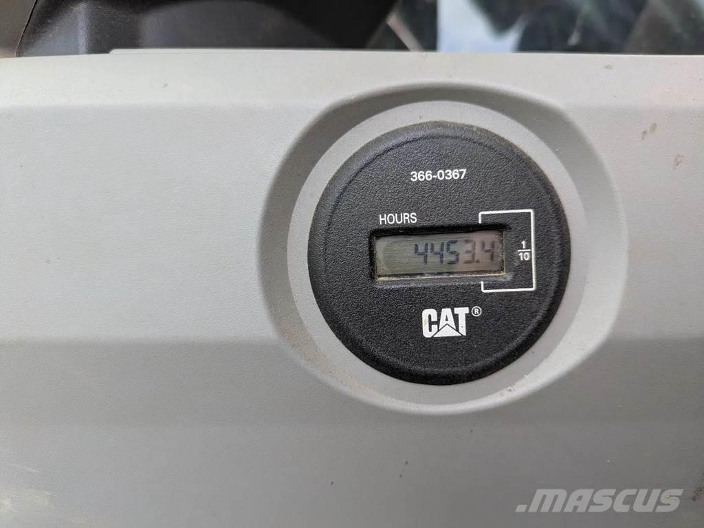 CAT 374F 大型油圧ショベル12t以上（パワーショベル・ユンボ）