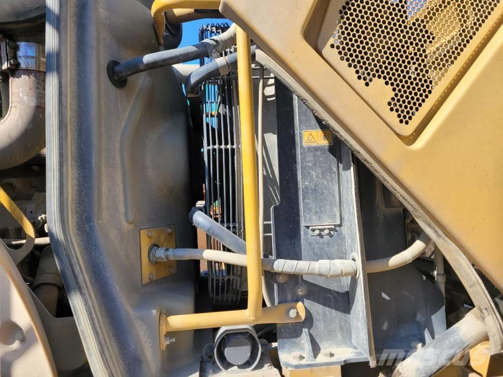 CAT 972 H ホイールローダー・タイヤショベル