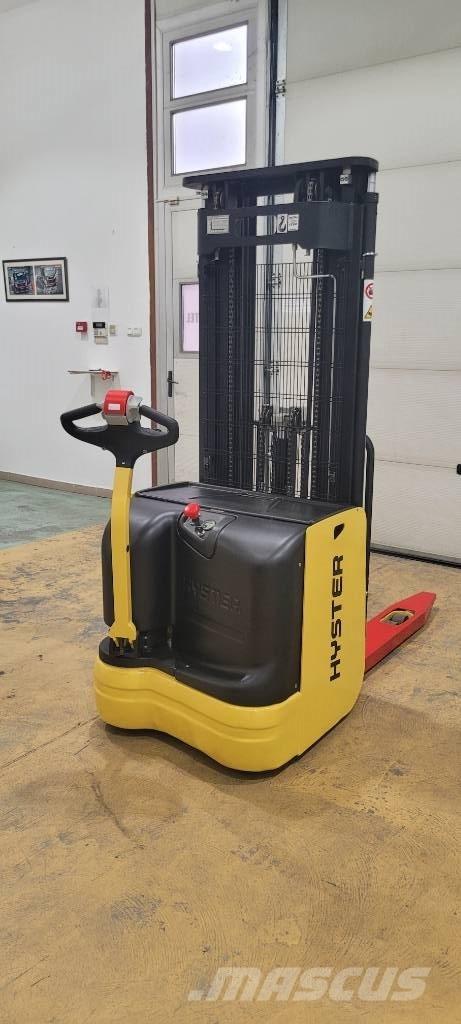 Hyster S 1.4 AC 自走式スタッカー