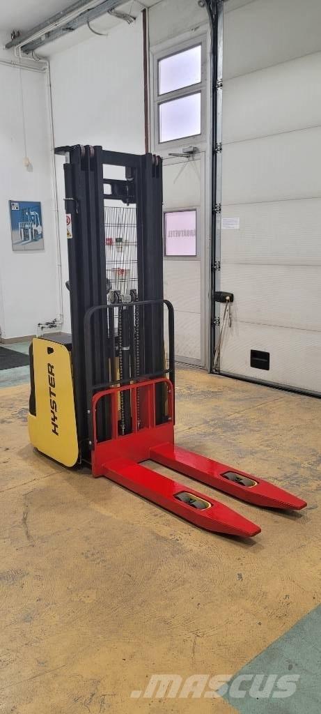 Hyster S 1.4 AC 自走式スタッカー