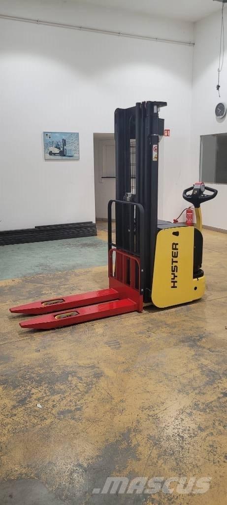 Hyster S 1.4 AC 自走式スタッカー
