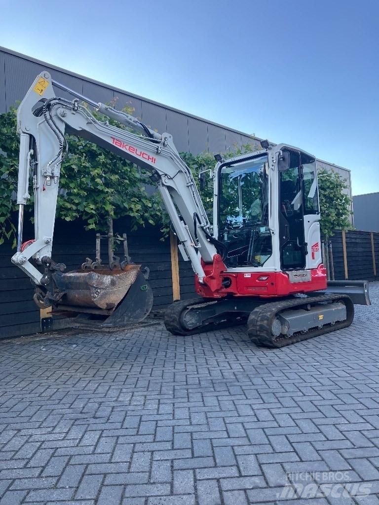 Takeuchi TB 335 R ミニ油圧ショベル 7t以下（ミニユンボ・ミニディガー）