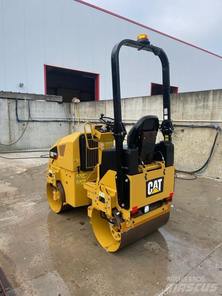 CAT CB 1.7 タンデムローラ