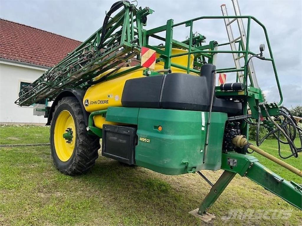 John Deere M952I 牽引型スプレイヤー