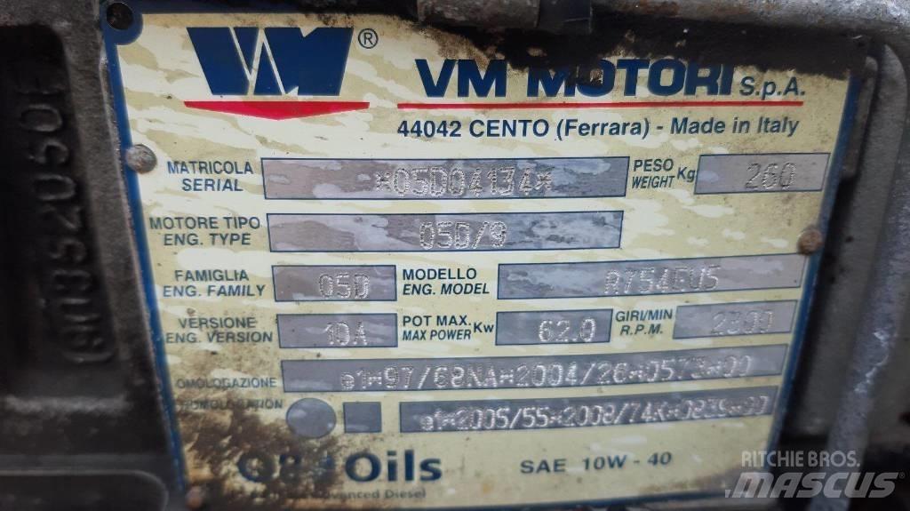 VM R754EU5 80 HP エンジン