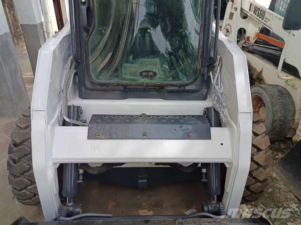 Bobcat S160 スキッドステアローダー