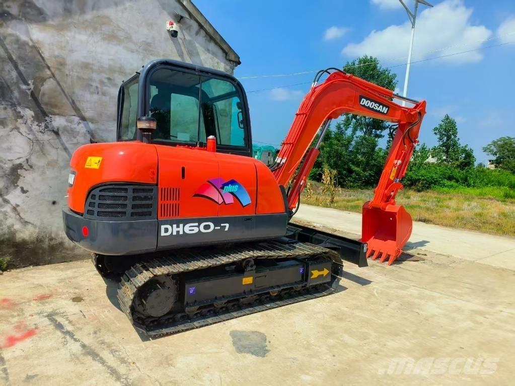 Doosan DH 60 ミニ油圧ショベル 7t以下（ミニユンボ・ミニディガー）