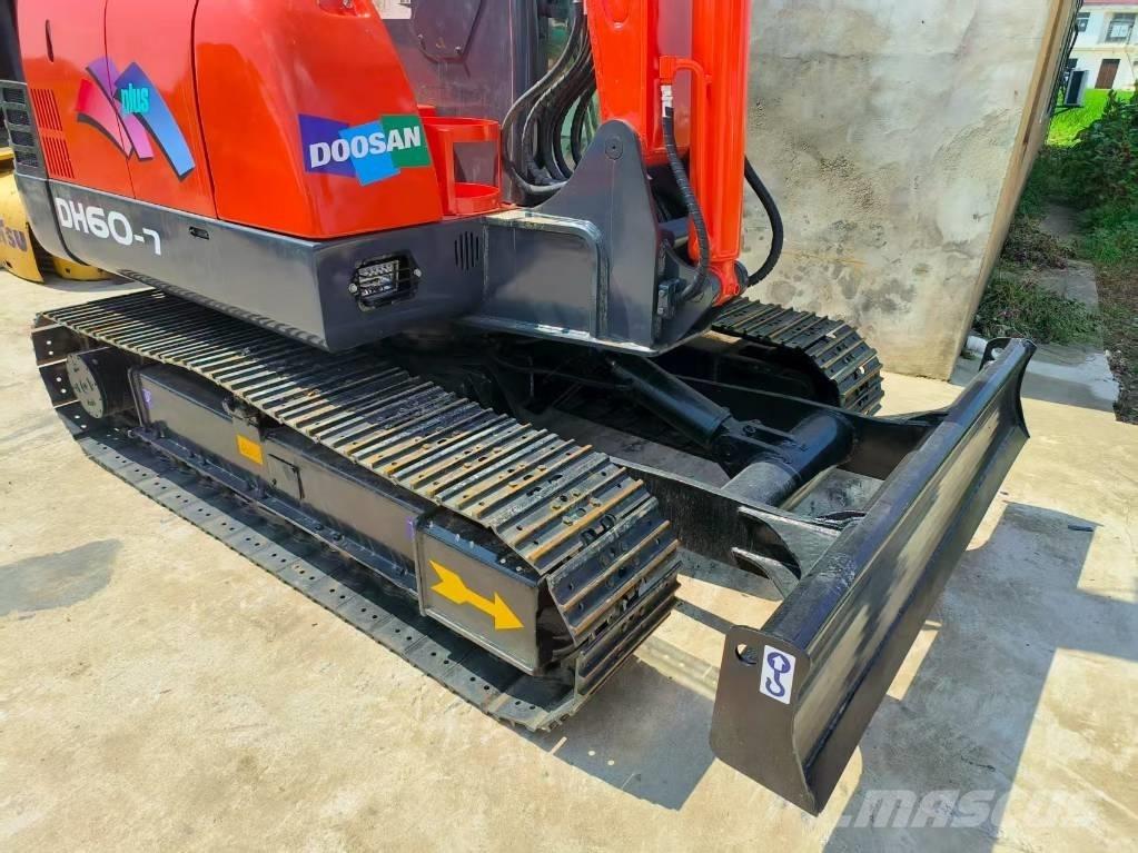 Doosan DH 60 ミニ油圧ショベル 7t以下（ミニユンボ・ミニディガー）