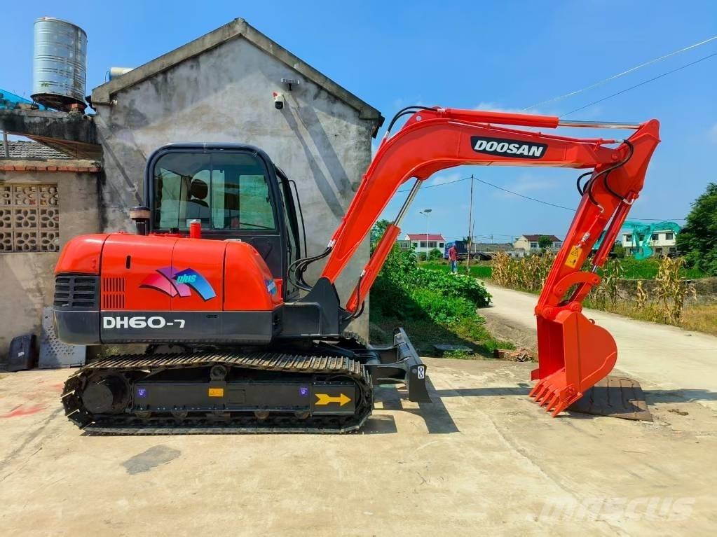 Doosan DH 60 ミニ油圧ショベル 7t以下（ミニユンボ・ミニディガー）