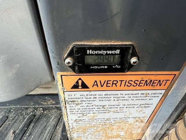 Takeuchi TB 250 ミニ油圧ショベル 7t以下（ミニユンボ・ミニディガー）