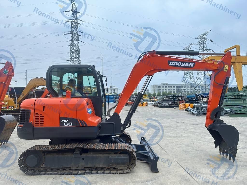 Doosan DX 60 ミニ油圧ショベル 7t以下（ミニユンボ・ミニディガー）