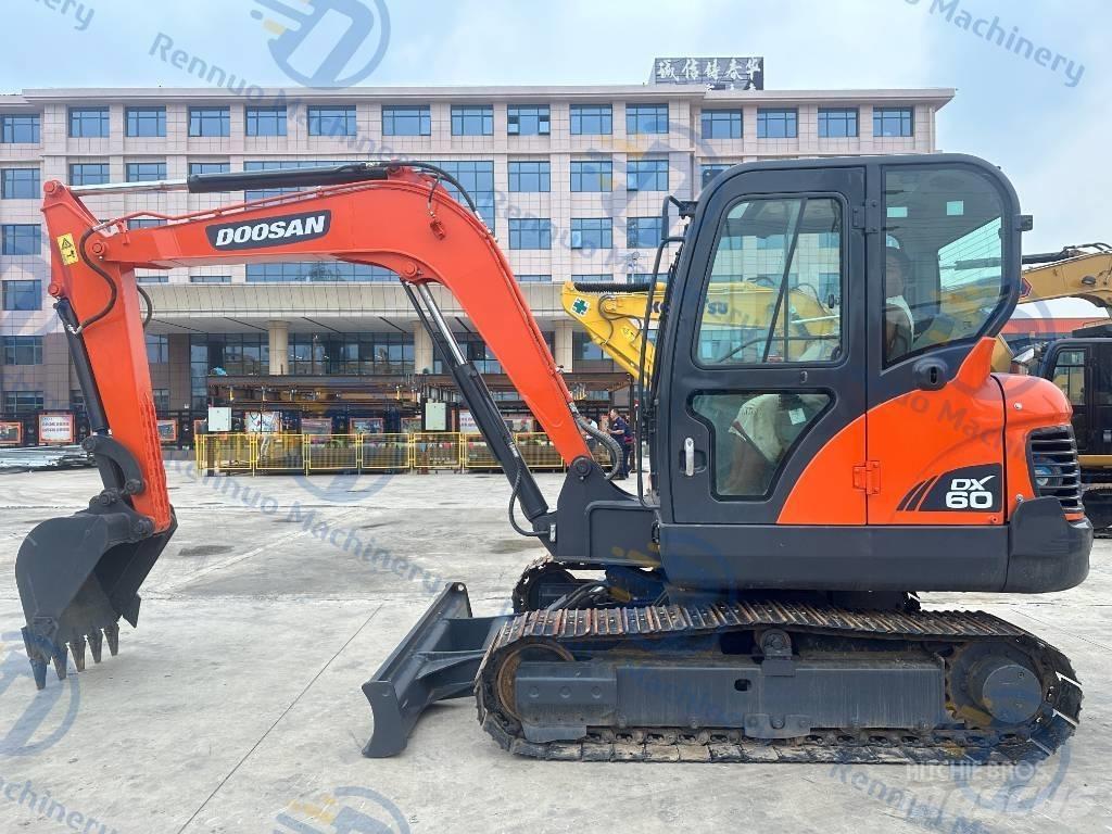 Doosan DX 60 ミニ油圧ショベル 7t以下（ミニユンボ・ミニディガー）