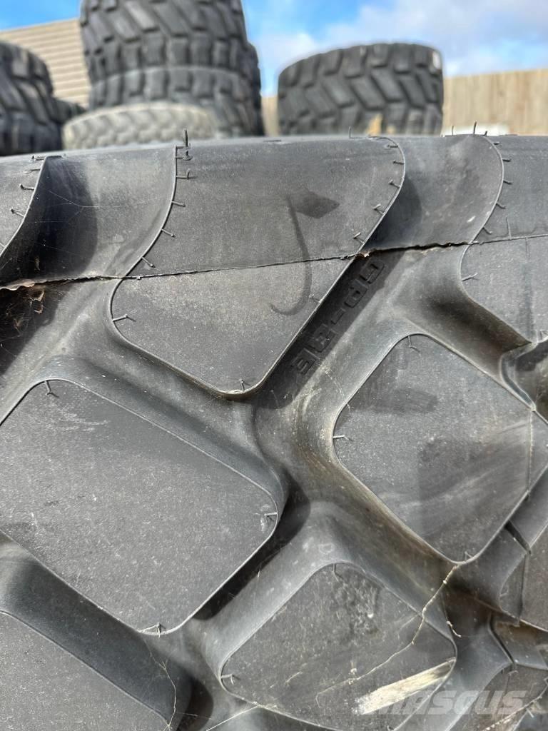 Goodyear 20.5R25 タイヤ、ホイル、リム