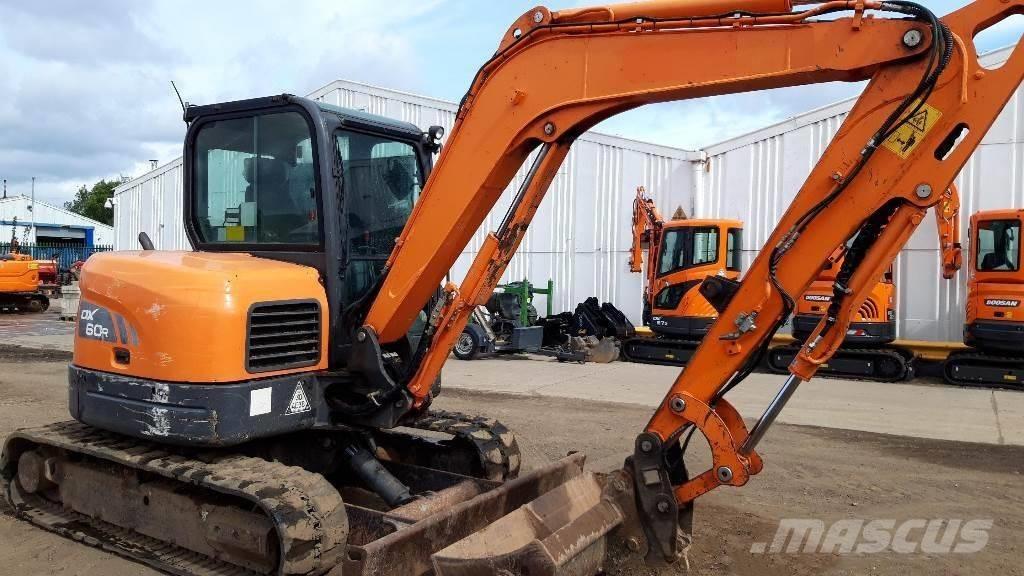 Doosan dx60 大型油圧ショベル12t以上（パワーショベル・ユンボ）