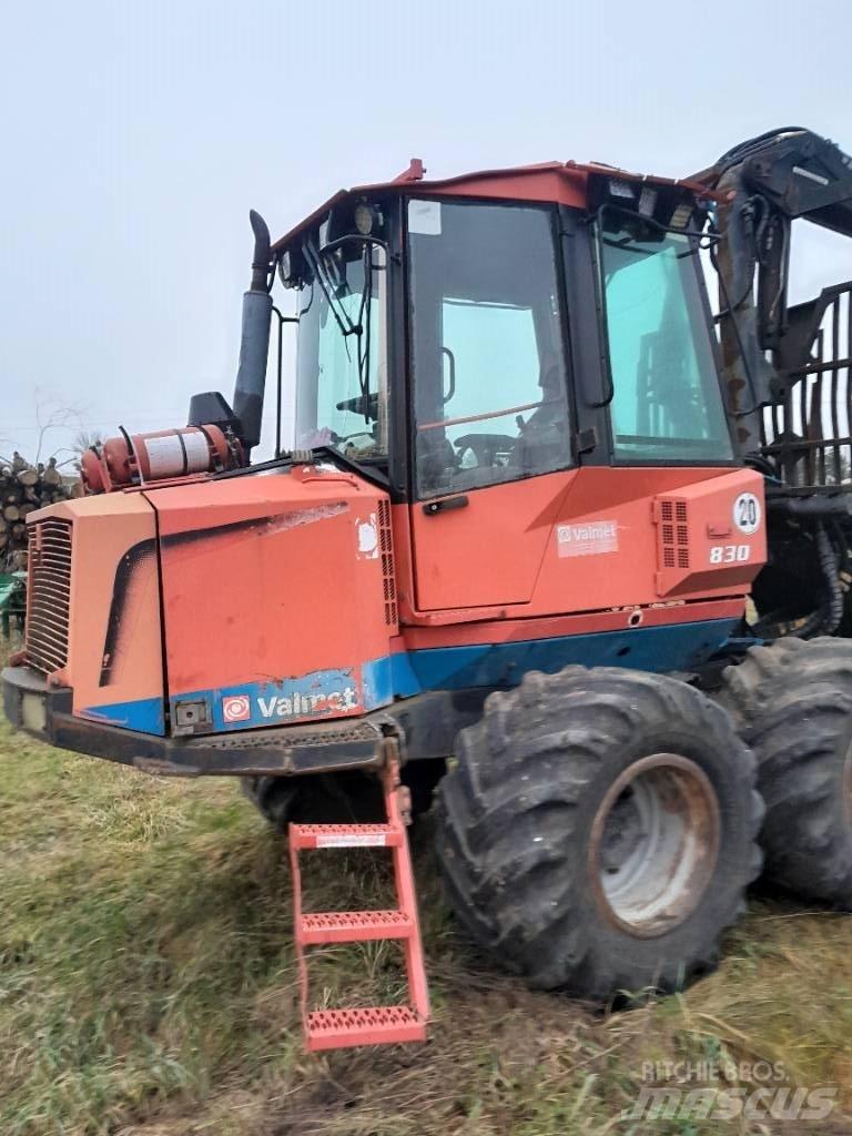 Valmet 830 フォワーダー