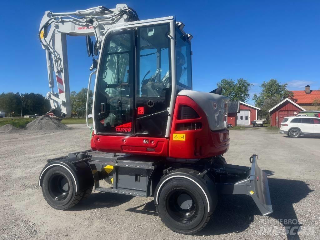 Takeuchi TB 370 W ホイール式油圧ショベル（パワーショベル・ユンボ・バックホー）