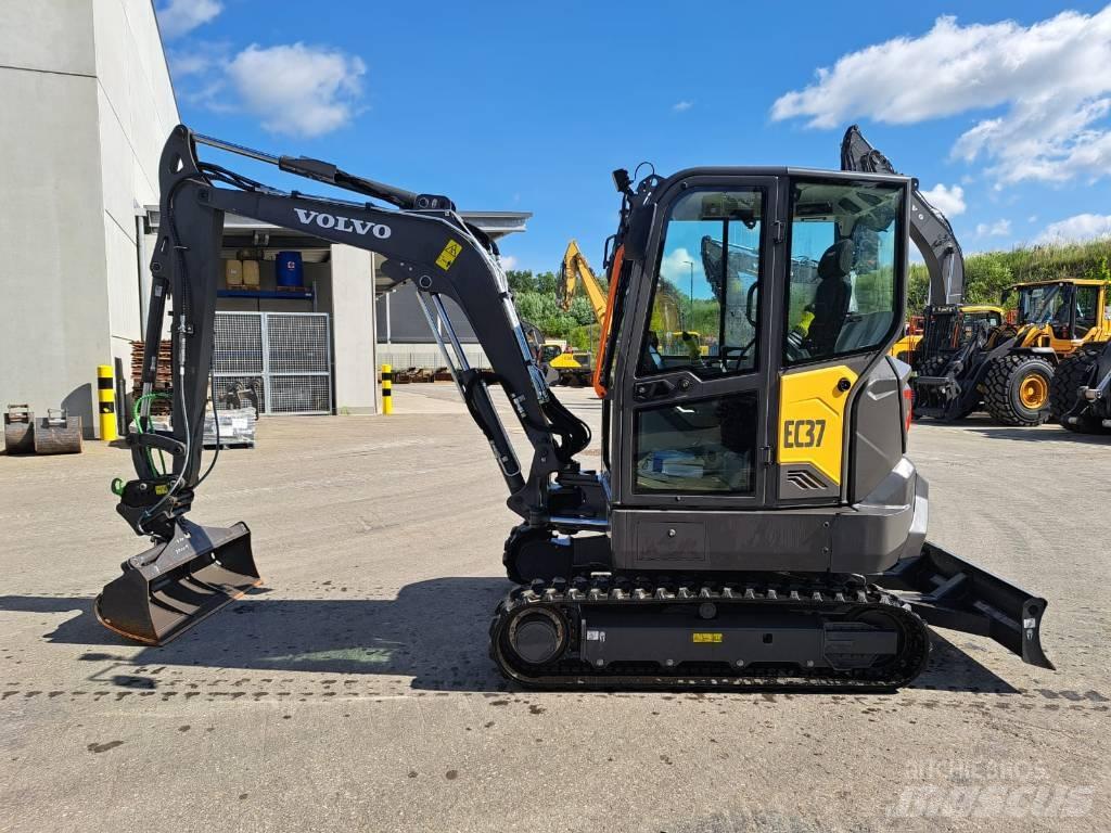 Volvo EC 37 F ミニ油圧ショベル 7t以下（ミニユンボ・ミニディガー）
