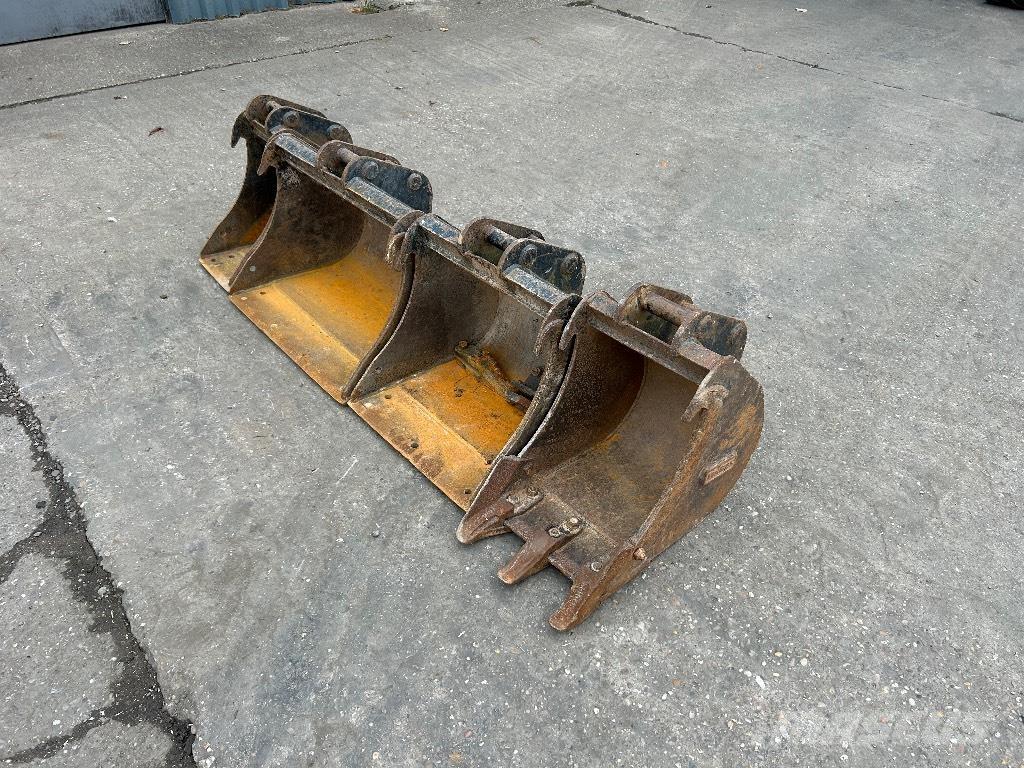 Kubota U27-4 ミニ油圧ショベル 7t以下（ミニユンボ・ミニディガー）