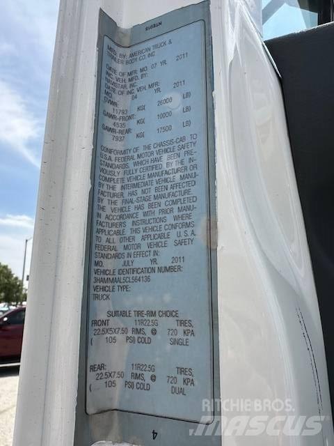 International 4300 多目的／汎用車両