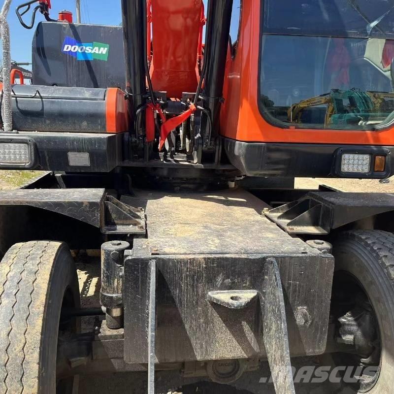 Doosan DX150W ホイール式油圧ショベル（パワーショベル・ユンボ・バックホー）