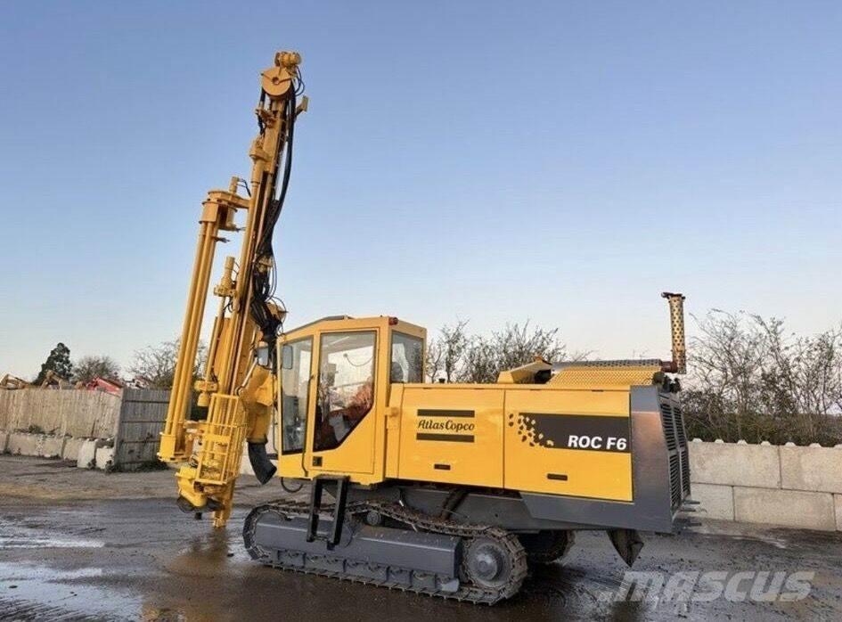 Atlas Copco ROC F6 サーフェイスドリルリグ