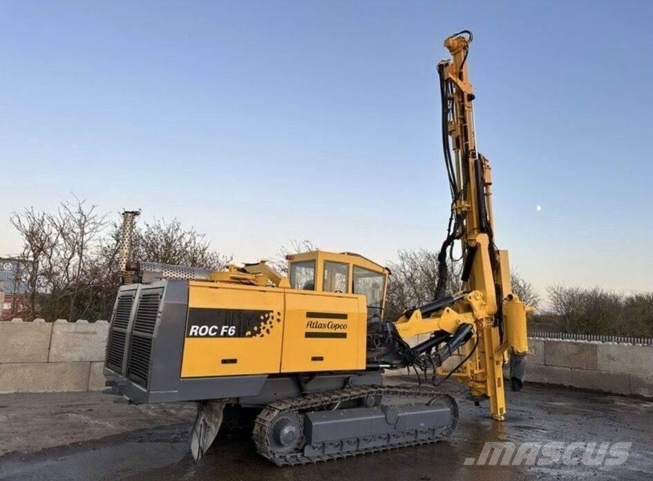 Atlas Copco ROC F6 サーフェイスドリルリグ