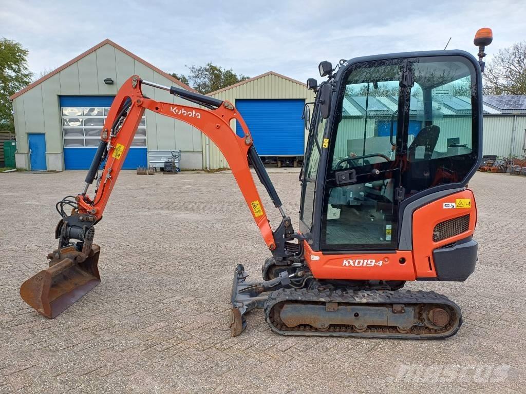 Kubota KX 019-4 ミニ油圧ショベル 7t以下（ミニユンボ・ミニディガー）