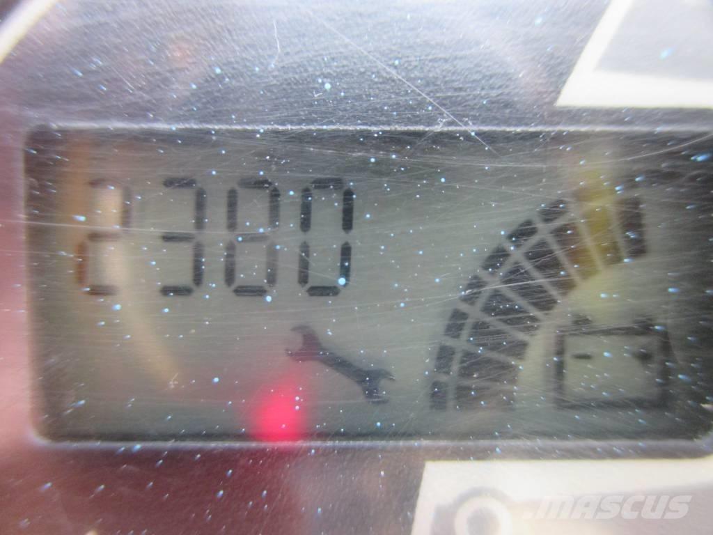 JLG Toucan 8 E 垂直昇降型リフト