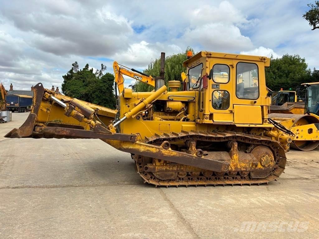 CAT D 6 D ブルドーザー
