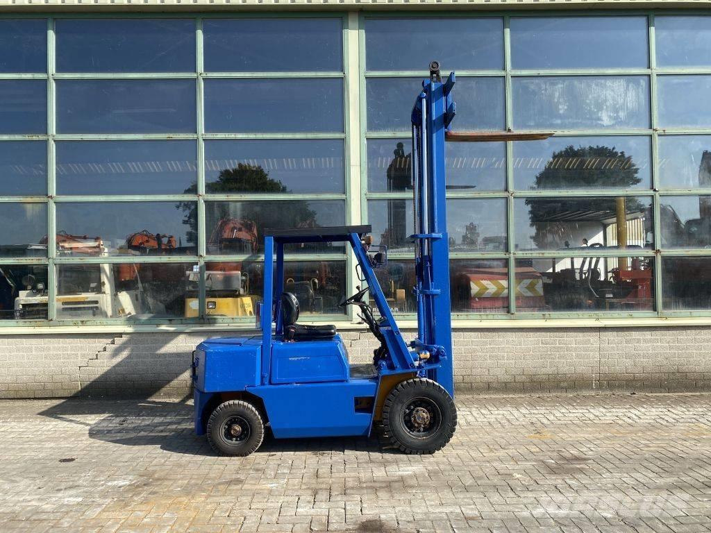 Komatsu FD 28-10 ディーゼル・軽油