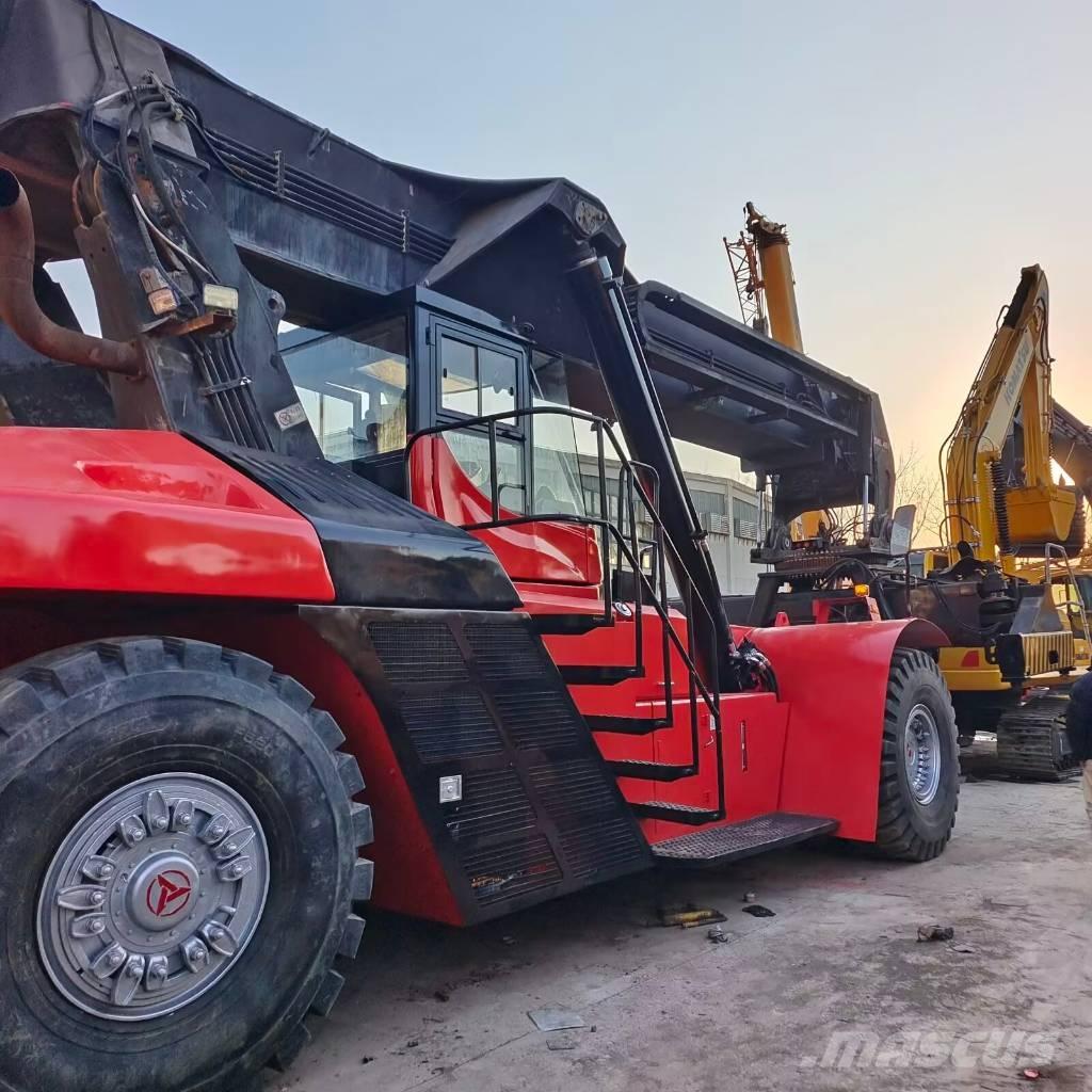 Sany SRSC 45 C30 リーチスタッカー