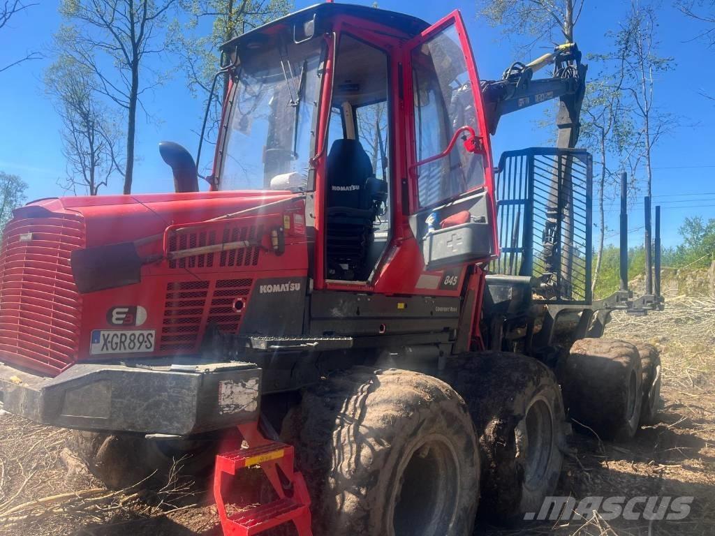 Komatsu 845 フォワーダー