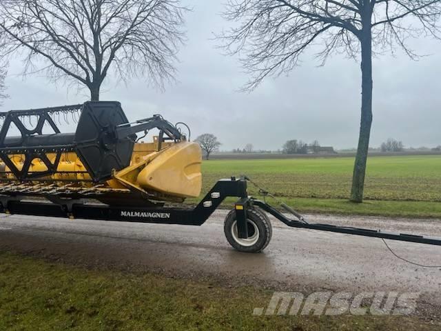 New Holland CR 9090 コンバイン