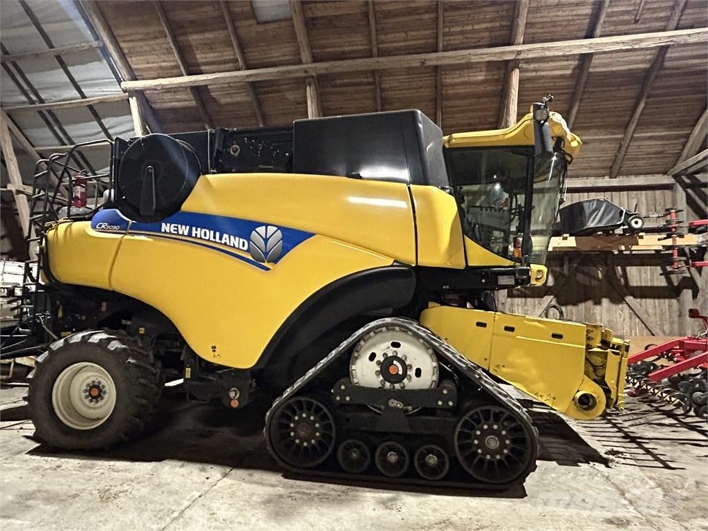 New Holland CR 9090 コンバイン