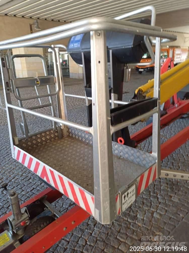 Dino 210 XT 高所作業台付トレーラー