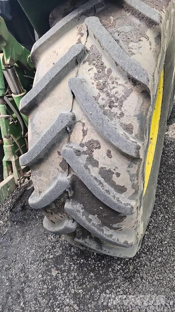 John Deere 6910 トラクター