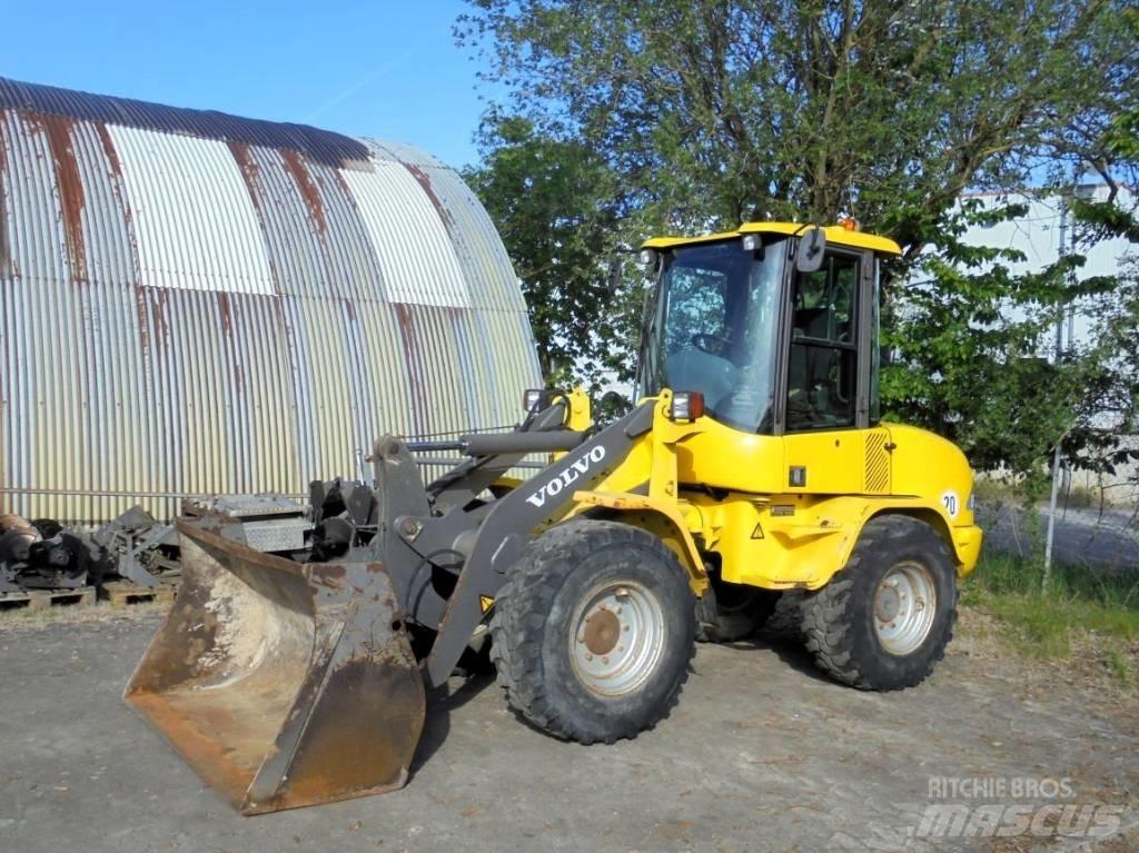 Volvo L 30 B-Z/X ホイールローダー・タイヤショベル