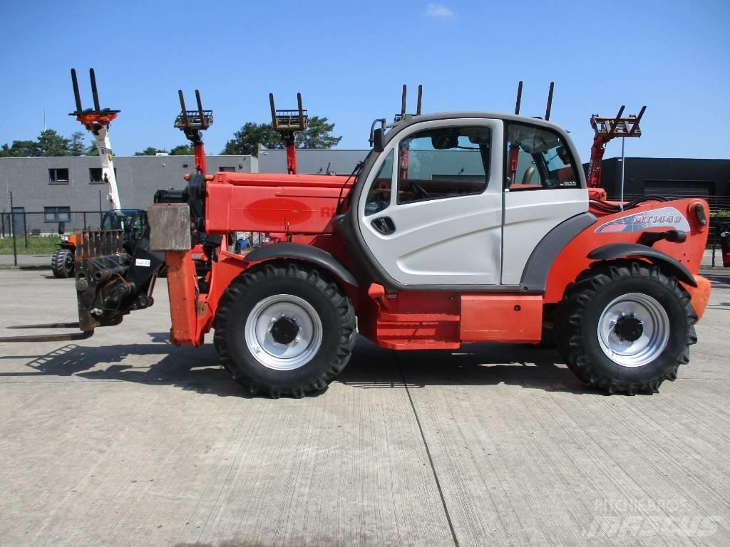 Manitou MT 1440 (157) テレスコーピックハンドラー