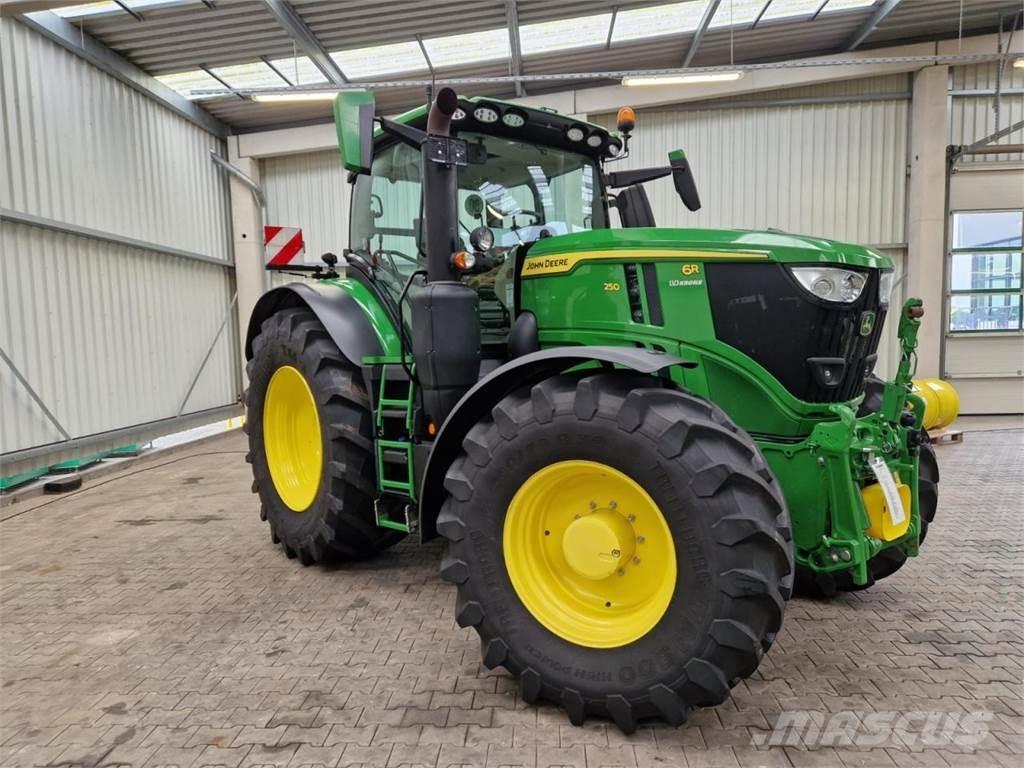 John Deere 6R 250 トラクター