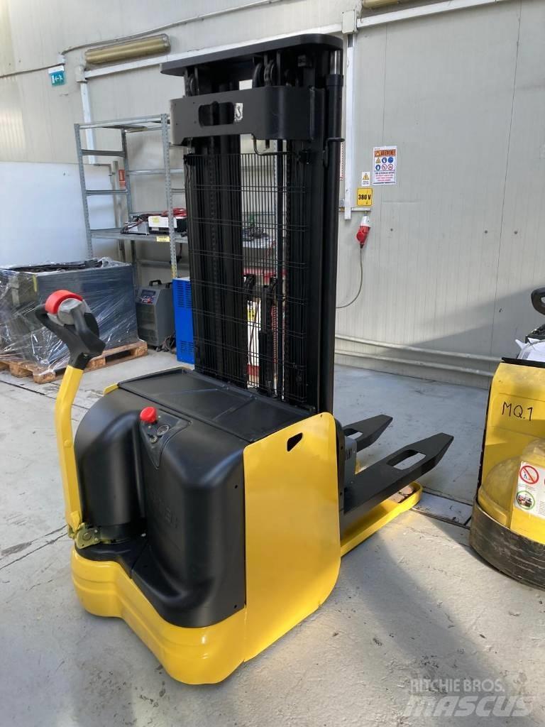 Hyster S 1.6 ウォーキンフォークリフト