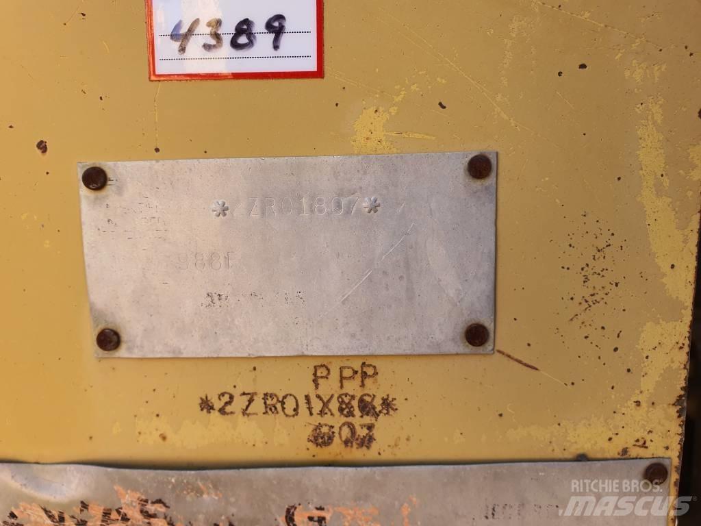 CAT 988 F II ホイールローダー・タイヤショベル