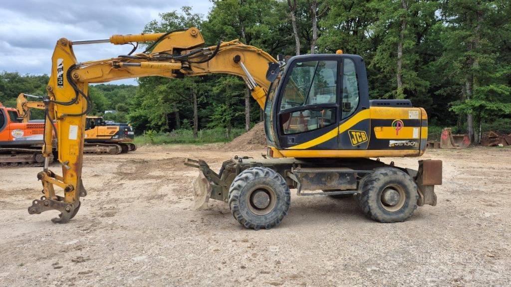 JCB JS 130 W ホイール式油圧ショベル（パワーショベル・ユンボ・バックホー）