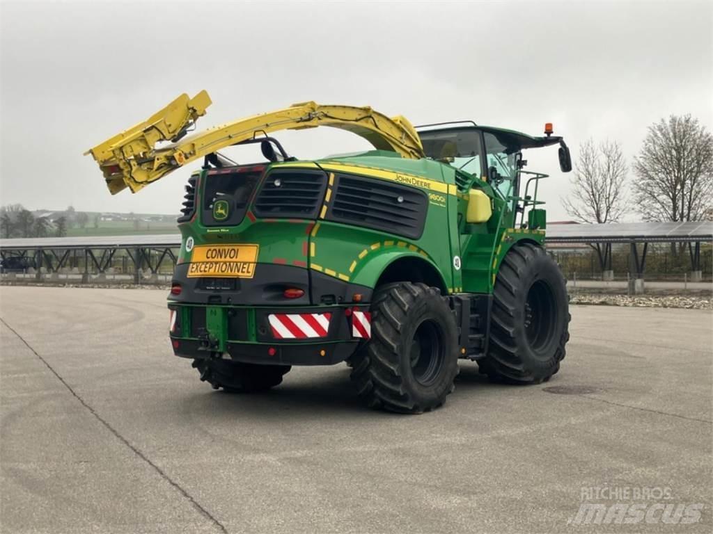 John Deere 9800i 自走式フォレージハーベスター
