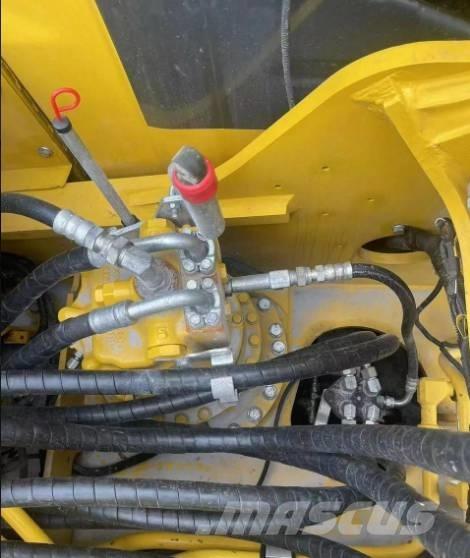 Komatsu 220-8K 大型油圧ショベル12t以上（パワーショベル・ユンボ）