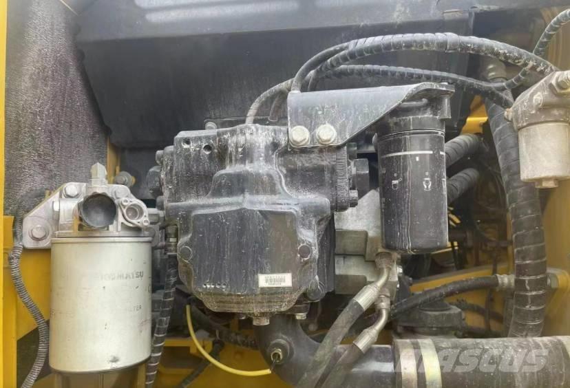Komatsu 220-8K 大型油圧ショベル12t以上（パワーショベル・ユンボ）